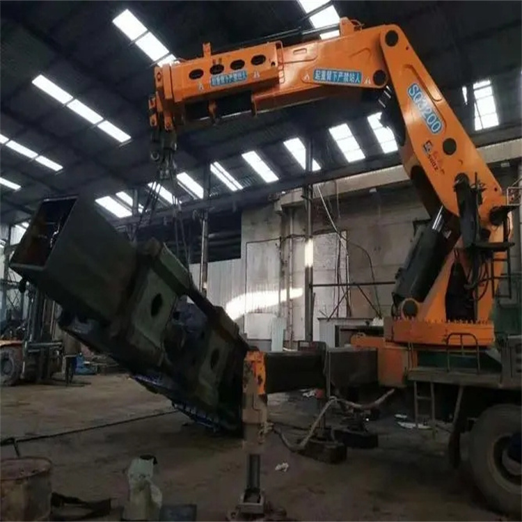 三水130吨折臂吊车出租吊机租赁附近电话